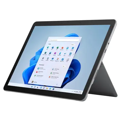 Microsoft Surface Go 3 im Standfuß, Display zeigt Windows 11 Startbildschirm