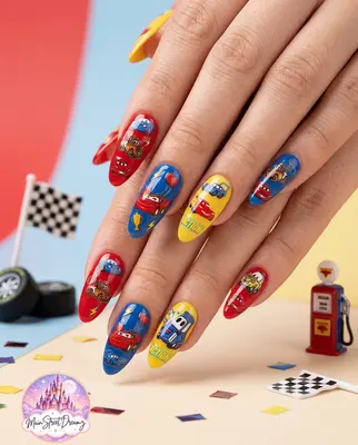 Set 5D Nagel Aufkleber Figur Autos Disney Thema Nail Art Sticker