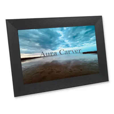 Aura Carver Bilderrahmen von vorn mit Strandmotiv auf dem Display