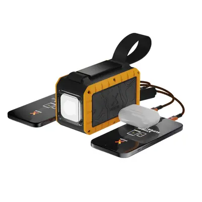 Xtorm Powerbank orange-schwarz mit LED-Leuchte, Tragegriff und Anschlüssen