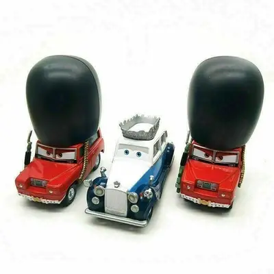 3er-Set Disney Pixar Cars 2 UK Queen Sgt Highgear 1:55 Gussauto Kind Geschenk