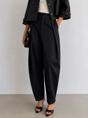Faltenhose Damen Schwarz High Waist mit seitlichen Falten Elegant Modern
