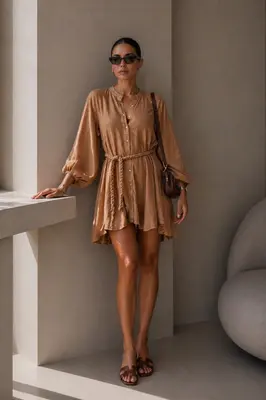 VISKOSE HEMDKLEID / TUNIKA MIT RÜSCHEN UND GÜRTEL