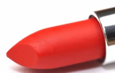 Maybelline New York Color Sensational Creamy Mattes Lipstick 685 Craving Coral