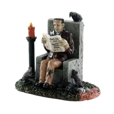 Lemax MONSTER READING SPOOKY NEWS # 82570 Halloween Figurine NEU