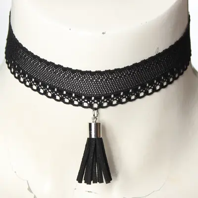 Gothic Choker Kropfband Spitze Barock mit Stickerein Design Anhänger