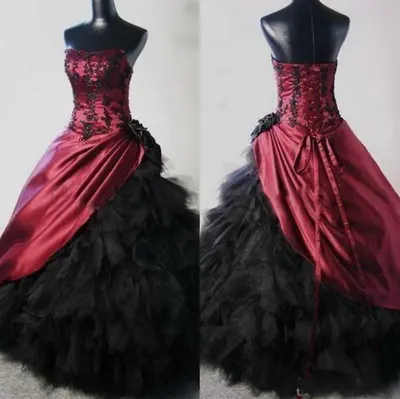 Gothic Brautkleid Trägerlos Burgund Satin Schwarz Tüll Stufen