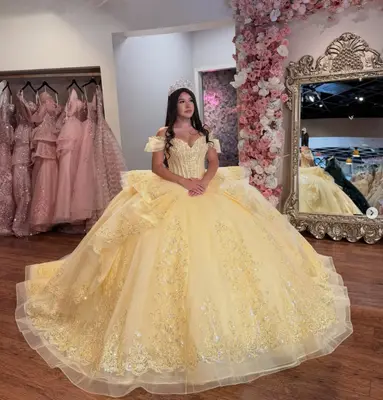 Gelbe Quinceanera Kleider süß 15 16 Schulterfrei Blumen Applikation Ballkleid