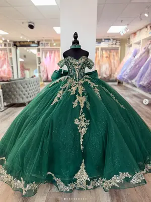 Grüne Quinceanera Kleider Schulterfrei Gold Applikation Abschlussball Süß 16