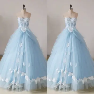 Himmelblau Brautkleider Trägerlos Rüschen Weiß Spitze Applikationen Brautkleid