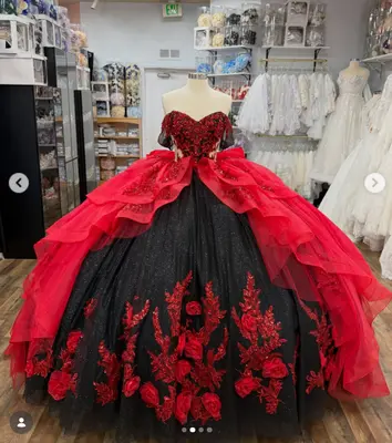 Schwarz Quinceanera Kleider rot Blumen Applikationen süß 15 16 Party