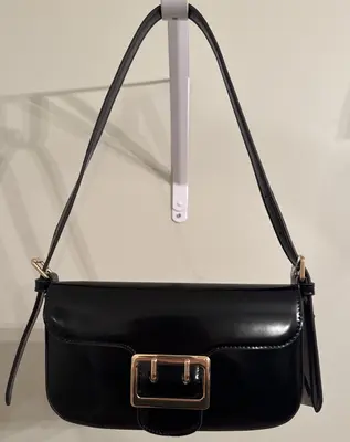 Worthington Flap Schultertasche schwarz goldene Schnalle kleine Handtasche