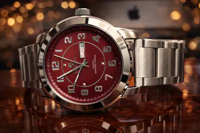 Herrenuhr Cavadini Edelstahl Zifferblatt Rot 44mm Tag Datum CV-1200 Fliegeruhr – gebraucht, wie neu – Uhren & Schmuck…