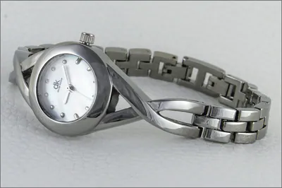 Elegante Damenuhr Daniel Khone Halbreif-Spange Perlmutt Zifferblatt 25 mm – neu – Uhren & Schmuck – überwiegend silber…