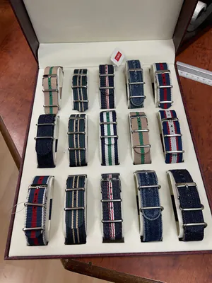 Konvolut TIMEX 15 Stück Uhrenarmbänder 20mm MILITARY-Nylon-Band in Box bunt – gebraucht, wie neu – Uhren & Schmuck – Foto 1…