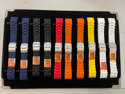Konvolut 10 Silikon Uhrenarmbänder faltschließe Größe 22mm diverse Farben – gebraucht, wie neu – Uhren & Schmuck…