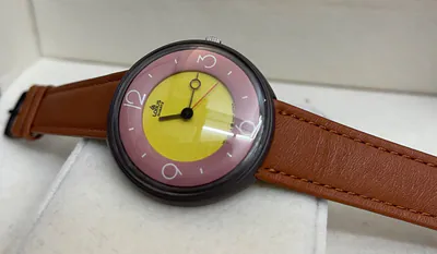 LORUS Unisex-Uhr 34mm Lederband Roter Sekunden-Zeiger Retro 80er Jahre – gebraucht, wie neu – Uhren & Schmuck – Foto 1 von 5