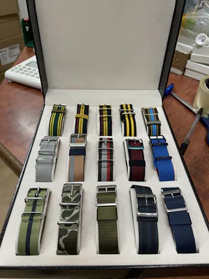Konvolut TIMEX 15 Stück Uhrenarmbänder 20mm MILITARY-Nylon-Band in Box bunt – gebraucht, wie neu – Uhren & Schmuck – Foto 1…