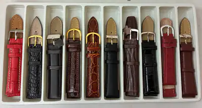 Konvolut 10 Stück Leder Uhrenarmbänder 18mm sortiert braun, schwarz, rot – gebraucht, wie neu – Uhren & Schmuck – Foto 1…