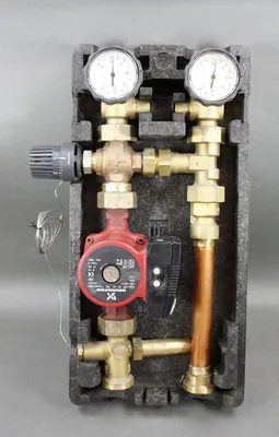 Oventrop Pumpengruppe Regumat DN 25 Grundfos UPE 25-40 Temperraturregler – gebraucht, gut – Sonstiges – überwiegend grau…