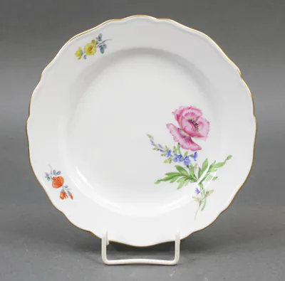 Meissen Teller 18 cm 1. Wahl Blume 2 schräg - 050110 (4) – gebraucht, gut – Sonstiges – überwiegend weiß – Foto 1 von 2
