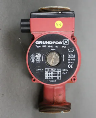Grundfos Heizungspumpe UPS 32-40 180 mm ( J19 ) ( KORB ) – gebraucht, gut – Sonstiges – überwiegend silber