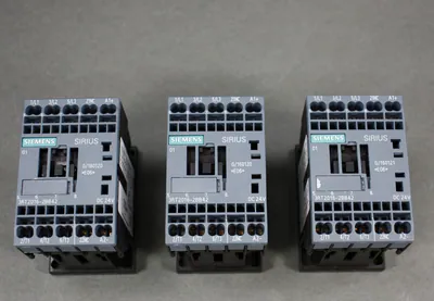 Siemens 3x Leistungsschütze 3RT2016-2BB42 (LP54) – neu – Sonstiges – überwiegend grau – Foto 1 von 3