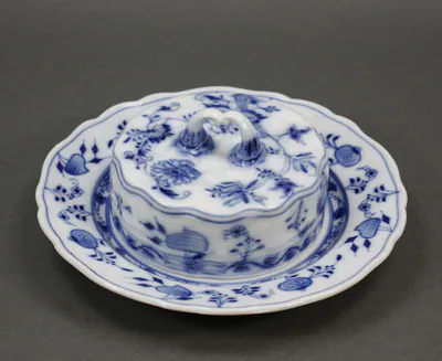 Ernst Teichert Cölln-Meissen Teller mit Butterdosendeckel Zwiebelmuster – gebraucht, gut – Sonstiges – überwiegend…