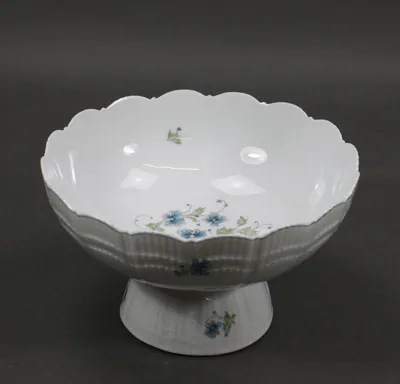 Giraud Limoges Fußschale Corail Blumen – gebraucht, gut – Sonstiges – überwiegend dunkelgrün – Foto 1 von 3