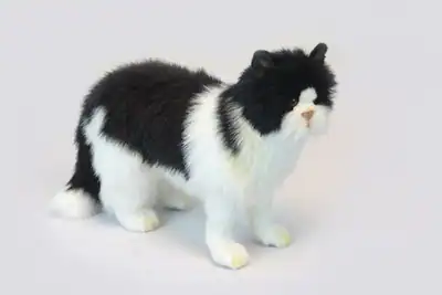 Hansa stehende schwarz/weiße Katze 6485 Stofftier verkauft von Lincrafts UK