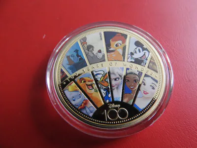 *Disney Medaille * 100 Jahre Wonder * Vergoldett /Farbe * ca.45mm (Schub83)
