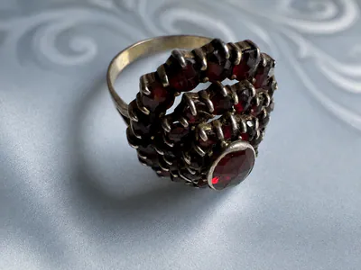 Böhmisch Granat - Ring mit facettierten Steinen Kupfer antik um 1900 - Größe 66