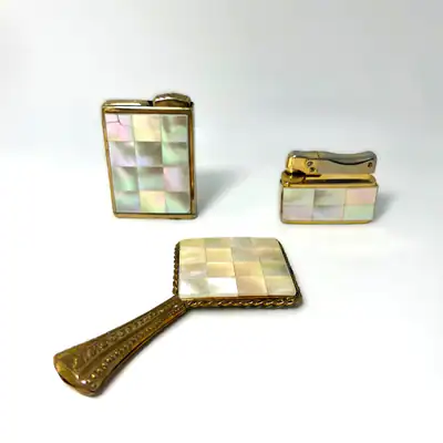Vintage Perlmutt Vanity Set Consul Amor Roble Gas Lighter Mirror Mother of Pearl