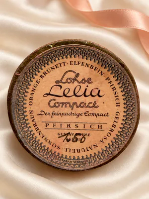 Gustav Lohse Lelia Compact Puderdose mit Damenporträt, Puder & Quaste Vintage