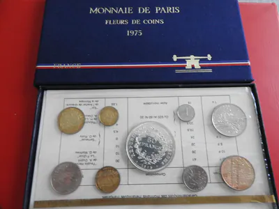 * Frankreich KMS 1975 * mit 50 Francs Silbermünze (Ki.16)