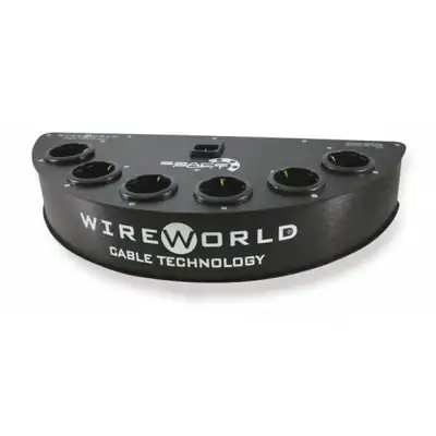 Wireworld SpacePort - 6 Outlet Power Conditioner (Black)