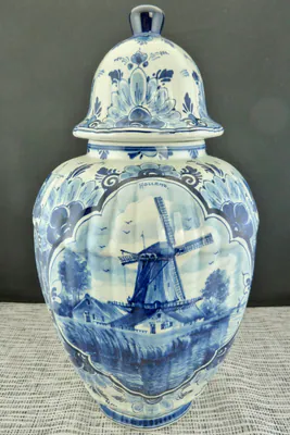 schöne Deckelvase Urnenvase Delft blau Made in Holland